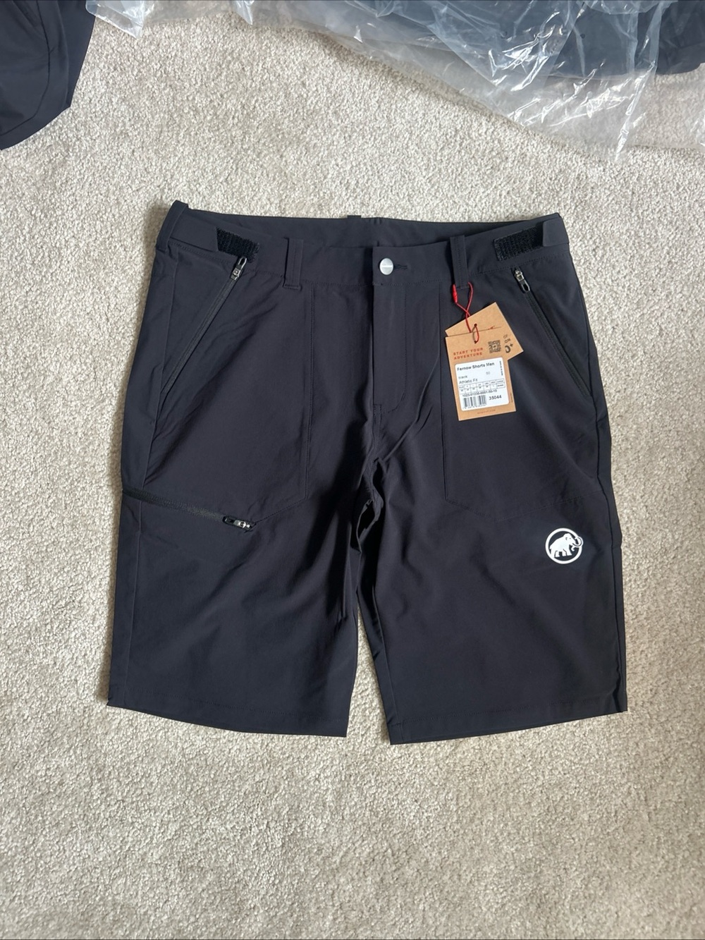 MA4-03 NWT Mammut Fernow Shorts Men Black  EU50/USA34